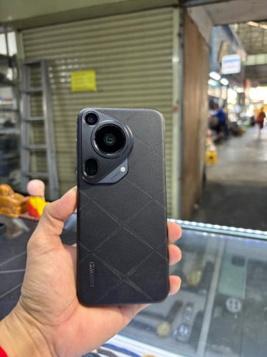 Huawei Pure70utra 512G Ram16G Sim2 CH អេក្រង់ស្រុីន សឹកតួរតិចតួច