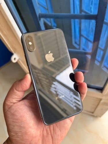 iPhone XS 64G ស្កេនមុខដើរ សំបកស្អាត សានុំដូរតែថ្ម (ថ្មកើនអំពែរ) ហើយ