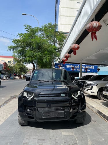 LAND ROVER DEFENDER 2022 black