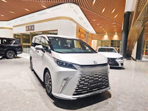 Lexus LM350h 7seater