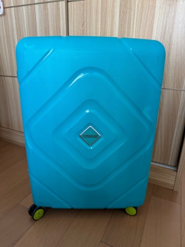 Luggage/ suitcase/baggage