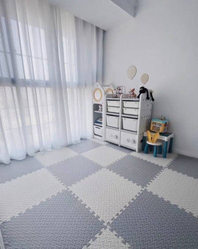 New. Children's crawling mat