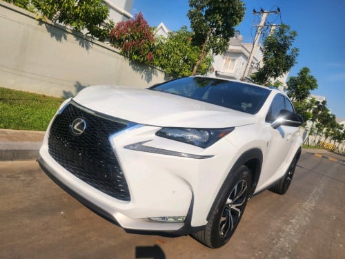 Nx 200t ឆ្នាំ 016 F-Sport ប៉ុង២