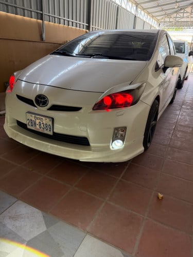 Prius 2011 option 5 advanced technology