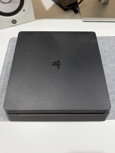 PS4 Slim (with games for sale)