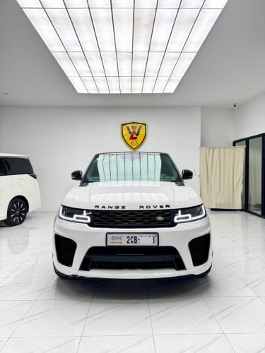 Reang Rover s2016 ឡេីង 2022 ​ ពណ៌​ស Gasoline​​  V6 3.0L( ម៉ាស៊ីន​សាំង​​ )