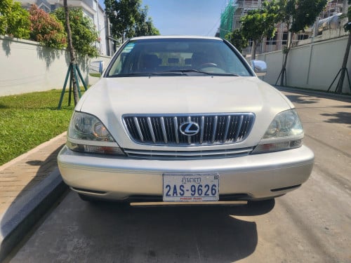 Rx 300 ឆ្នាំ 2001 ប៉ុង២ ពិន្ទុកប់ 75