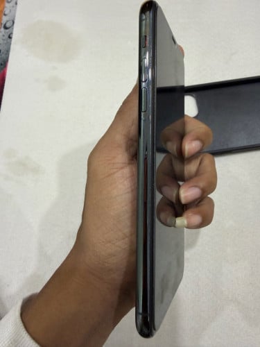 Sell iPhone 11pm សានុំហ្សិន ដូចរូប 64g 200$