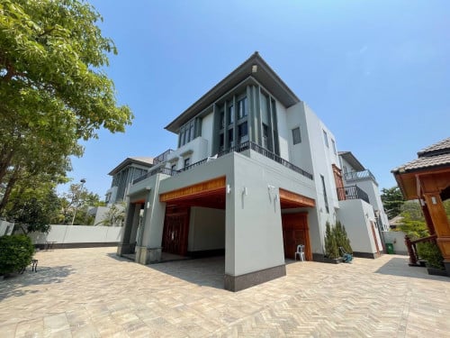 Single Villa for rent at street 371