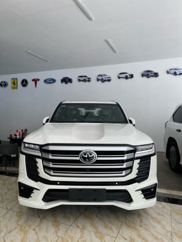 Toyota land cruiser VXR 2023