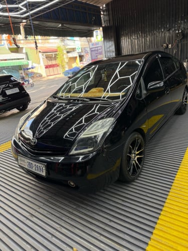 Toyota prius 04 HFF ឡានស្អាតលេងហើយគុជយ៉ាន់