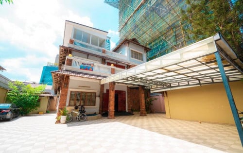 Villa for rent at BKK1
