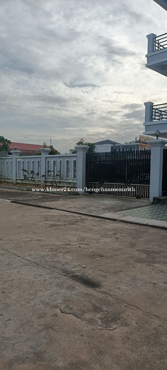 ផ្ទះសំណាក់លក់ នៅក្រុងព្រះសីហនុ ជិតប្រលាន