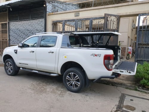 លក់ឡានផ្ទាល់ខ្លួន Ford Wildtrak 3.2L