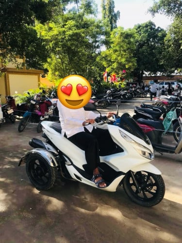 ម៉ូតូកង់បីលក់