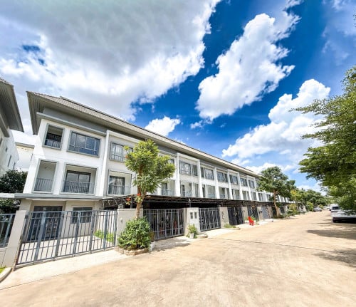 ផ្ទះវីឡាកូនកាត់ លក់បន្ទាន់