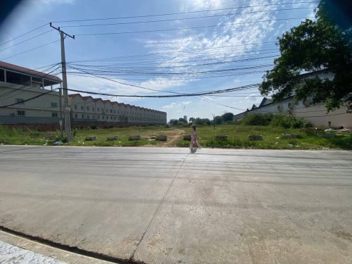 ដីសំរាប់ជួល