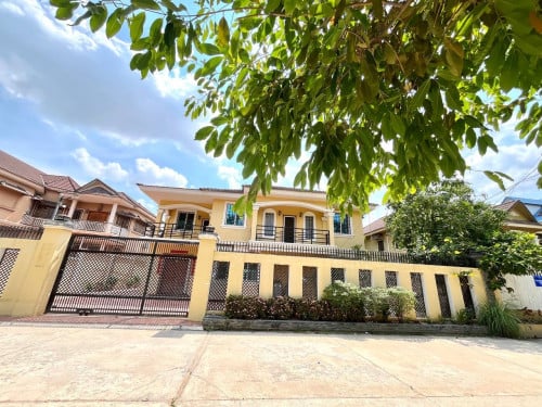 វីឡាជួលនៅភូមិគ្រឹះចោមចៅ ចោមចៅ២​ ពោធិ៍សែនជ័យ​ ភ្នំពេញ​