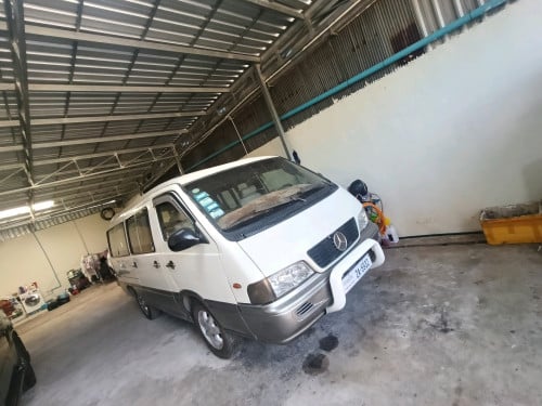 ឡានលក់ឆ្នាំ 01 ទីតាំងក្នុងកំពង់ចាមតម្លៃ7900$ចរចាបាន 15 កៅអី