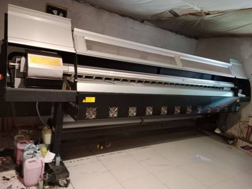 លក់ម៉ាស៊ីនព្រីនខ្នាតធំ (មុខកាត់ 3.2m) 4,000$ ចចារ