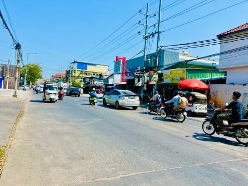 ដីសម្រាប់លក់នៅលើផ្លូវសូឡា(371) / Land for Sale on Street Sola(St. 371).