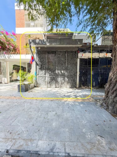 ហាងជួលនៅចតុមុខក្រោយវាំង  I Shop for Lease at Chaktomuk