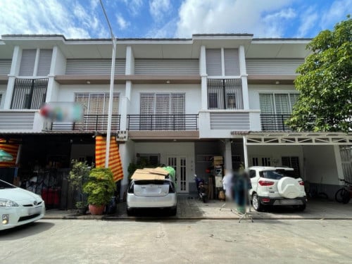 វីឡាកូនកាត់សម្រាប់ជួលនៅបុរីប៉េងហួត​​ / LC1 Villa at Borey Peng Huoth the Star Jumeirah