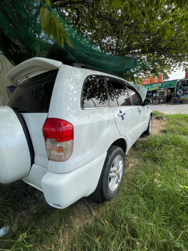 ឡានថ្មី​ RAV4 L 02 ប៉ុង1​ ធានាអត់បុក