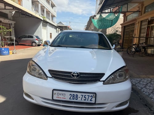 ត្រូវការលក់ Toyota camary xle 03 ធានាឡានស្អាត
