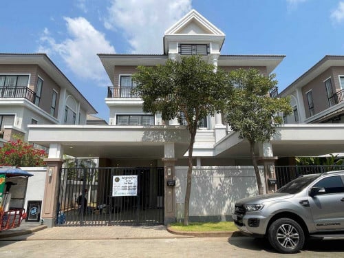 🏠 វីឡាភ្លោះAសម្រាប់លក់ នៅបុរីប៉េងហួតដឹស្តាមេរាហ្គាដិន 50m