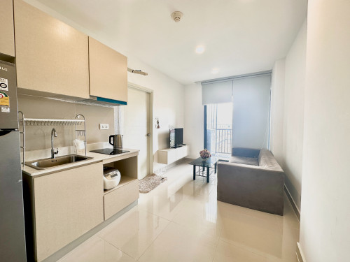 🏢 Park Land Condo for Sale – Perfect Starter Home!