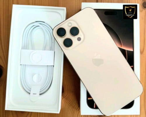 16 Pro Max ស្អាតដូចថ្មី99% ថ្ម100 XA នៅធានា8ខែ សាកថ្ម70ដង Fullset 256GB មានប្រអប់