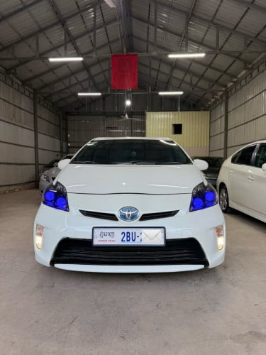 2012 Prius Option2 ស្លាកលេខ 2BU