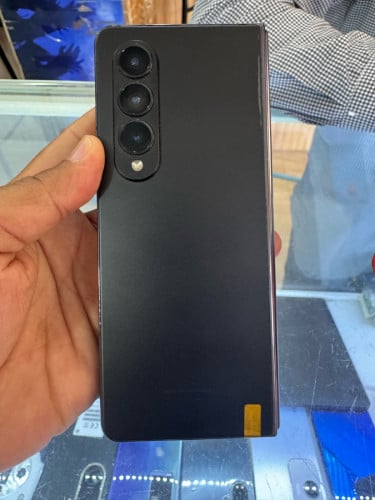 Fold4 ក្រៅស្អាត ស្ទើក្នុង