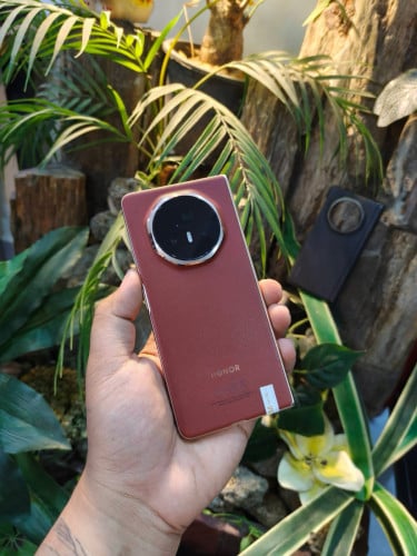 Honor magic V3 /ram12/512G/(ក្រុមហ៊ុនសុីម2)