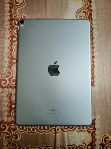 iPad pro 10.5  256G Sim +WiFi