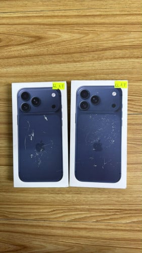 iPhone 17 pro max 256G blue  LL( active ) ប្រអប់សឹកបន្តិច