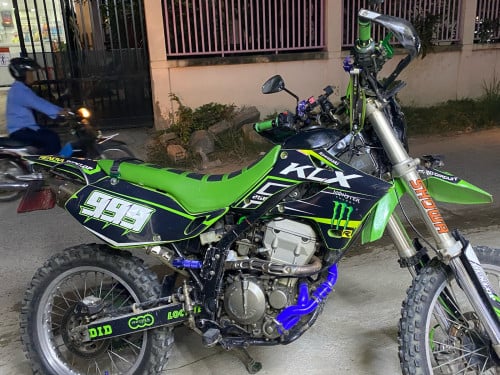 Kawasaki klx 1500$ (ចចារតម្លៃបាន)