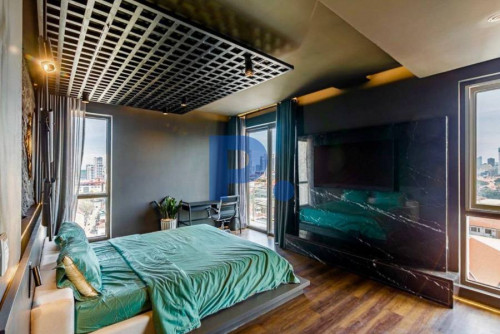 Luxurious 2 Bedrooms Condo for RENT with Gym and Swimming Pool