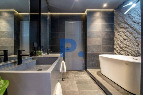 Luxurious 2 Bedrooms Condo for RENT with Gym and Swimming Pool