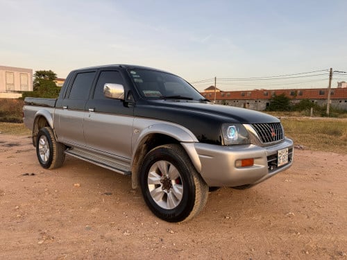 Mitsubishi Stada L200 លេខដៃប៉ុង2 ស្ដាំ