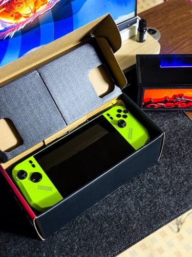 MSI Claw 8 នៅថ្មីចេស ទិញមកខុសពណ៍ (849$)