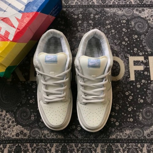 ស្បែកជើង Nike SB white Lobster