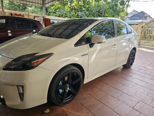 Prius 2012 option 4 deluxe solar