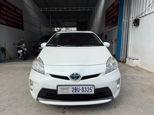 Prius 2013 option 3 ម្ចាស់ដេីមទឹកថ្មាំសុីន១ជុំ ឡានកាលី