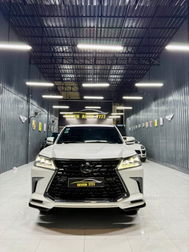 Sale Lexus LX570 Black Edition Kuru Arab