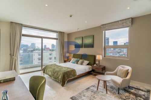 Spacious 2 Bedroom Apartment for Rent with Gym and Pool