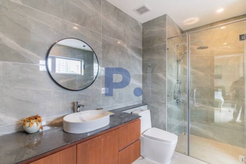 Spacious 2 Bedroom Apartment for Rent with Gym and Pool
