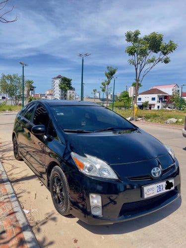 Toyota Prius 2011 សំរាប់ជួល(for Rent)