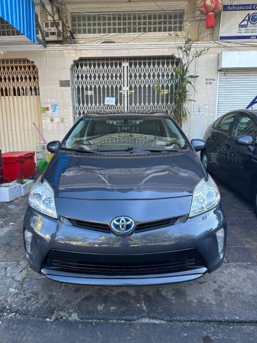 Toyota Prius 2014 option 2 up 3